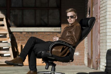 Ergonomic Leather Office Chair — Modern hotel furniture by Otelia